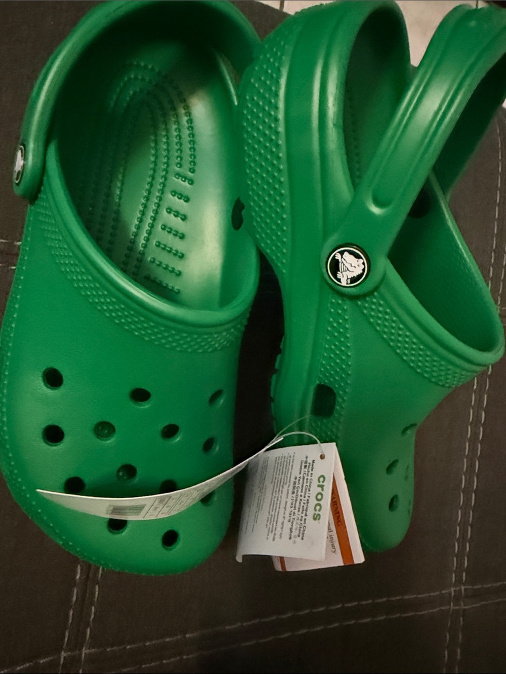 CROCS Classic Clog in Bright Green - Picture 4 of 6